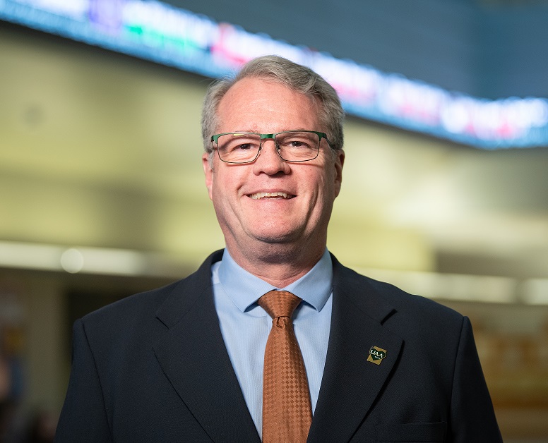 CBPP’s Dr. John Nofsinger Co-Authors New Textbook, Survey of Fintech